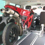 Motowippe TRUCK TWIN – VW T5/T6 oder T7 MULTIVAN – Doppelanlage für Motorräder – Bild 2