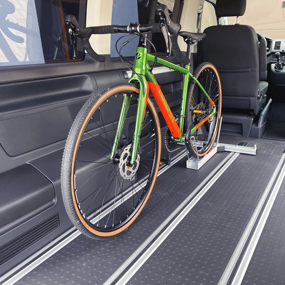 Transportiere dein Fahrrad ganz easy in einem VW Multivan!