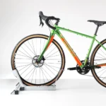 Bikewippe mit Fahrrad - Ansicht seitlich